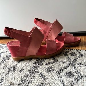 SOREL Size 8 Sandals -Like New